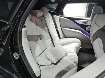 2026 BMW XM с пробегом 4 211 км