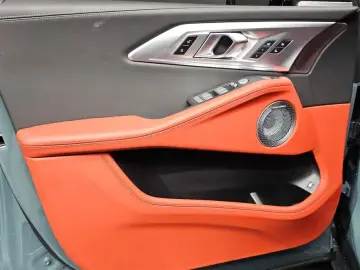 2025 BMW XM с пробегом 5 317 км