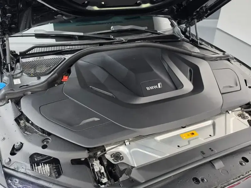 2023 BMW i4 с пробегом 42 839 км