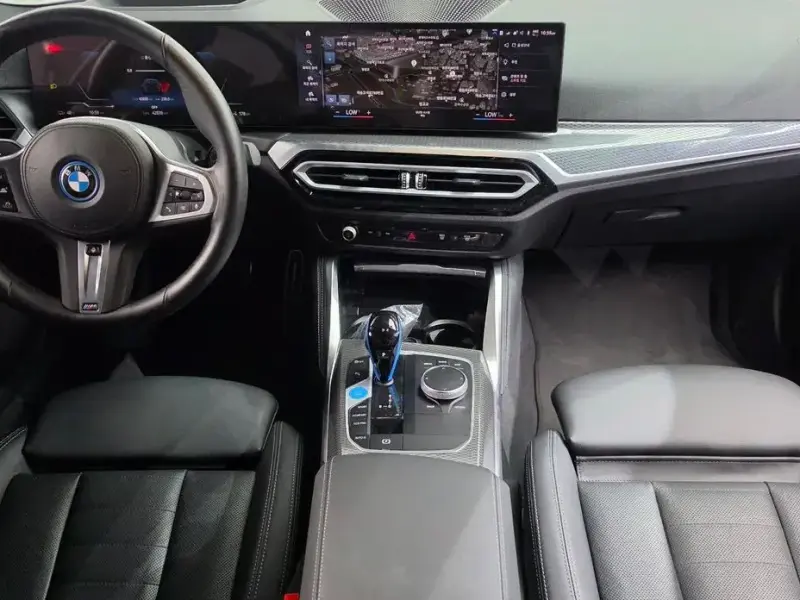 2023 BMW i4 с пробегом 42 839 км