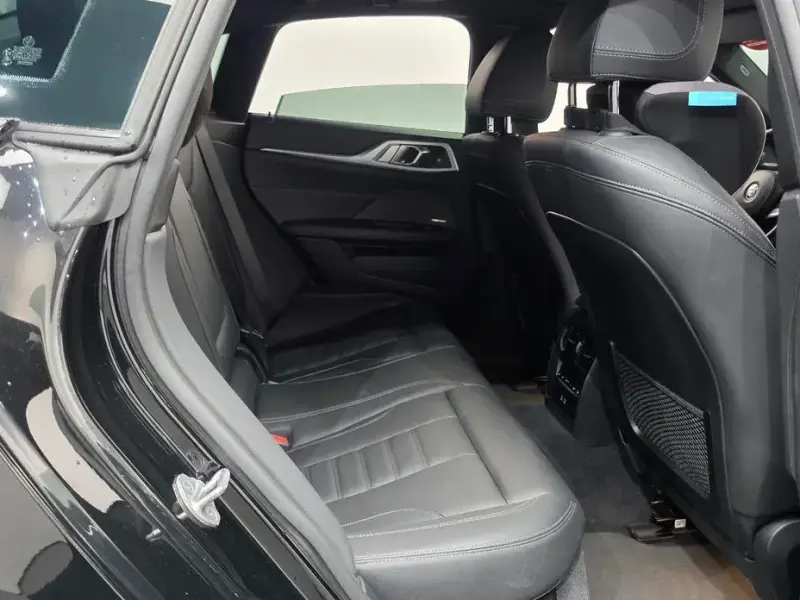 2023 BMW i4 с пробегом 42 839 км