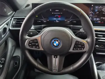 2023 BMW i4 с пробегом 42 839 км