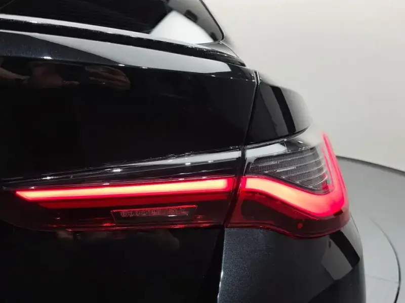 2023 BMW i4 с пробегом 42 839 км
