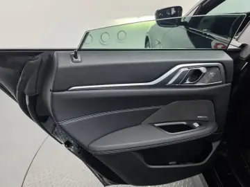 2023 BMW i4 с пробегом 42 839 км
