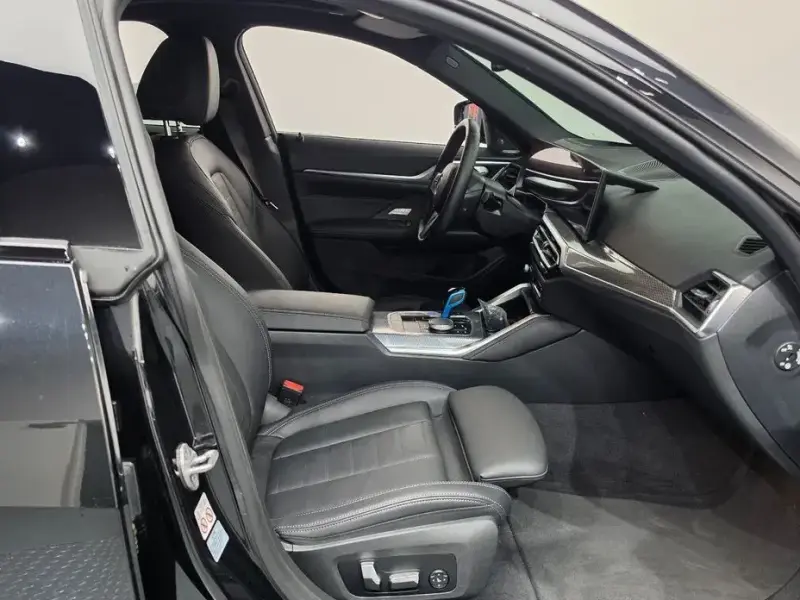 2023 BMW i4 с пробегом 42 839 км