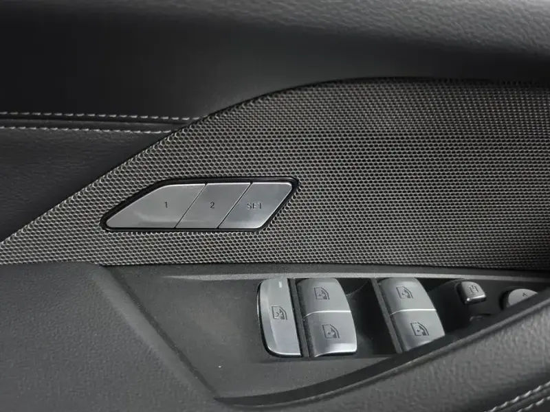 2023 BMW i4 с пробегом 42 839 км