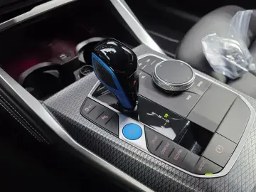 2023 BMW i4 с пробегом 19 521 км