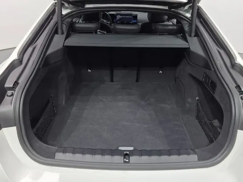 2023 BMW i4 с пробегом 19 521 км