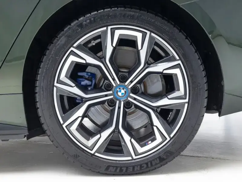 2022 BMW i4 с пробегом 89 782 км