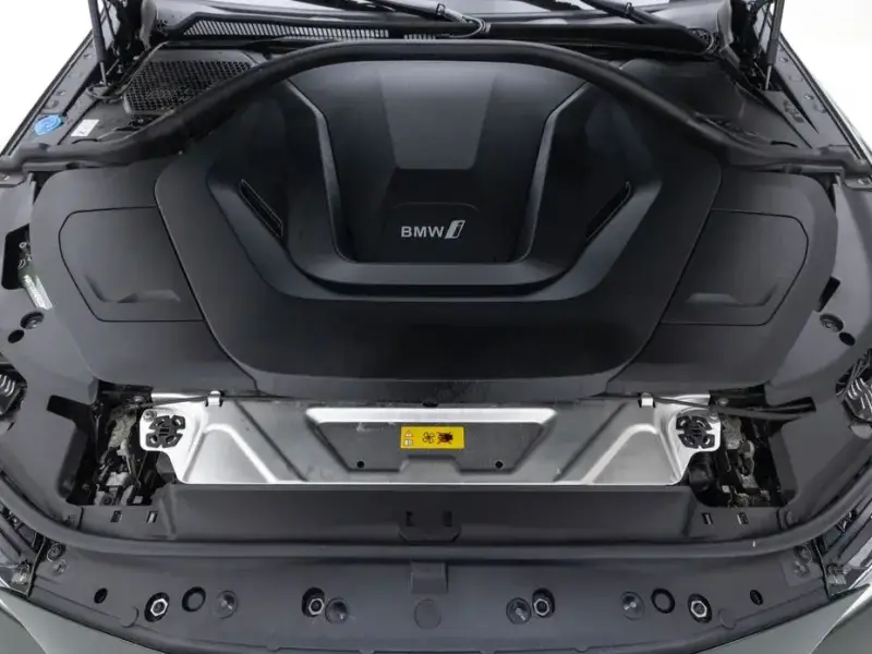 2022 BMW i4 с пробегом 89 782 км