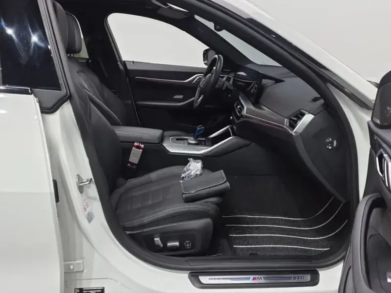 2023 BMW i4 с пробегом 19 521 км