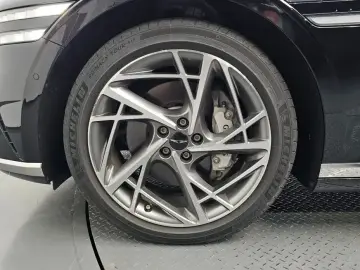 2023 Genesis G90 с пробегом 63 105 км