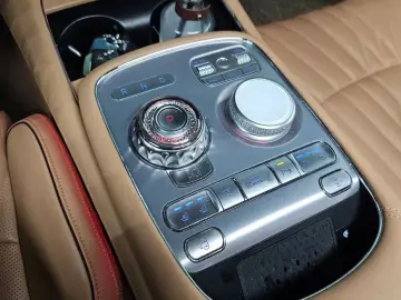 2023 Genesis G90 с пробегом 63 105 км