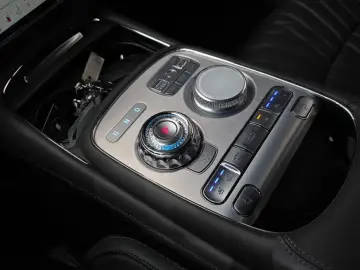 2023 Genesis G90 с пробегом 89 086 км