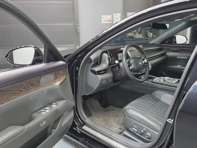 2023 Genesis G90 с пробегом 89 086 км