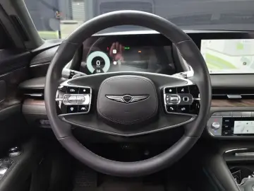 2023 Genesis G90 с пробегом 89 086 км