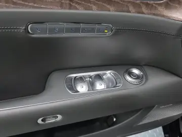 2023 Genesis G90 с пробегом 89 086 км