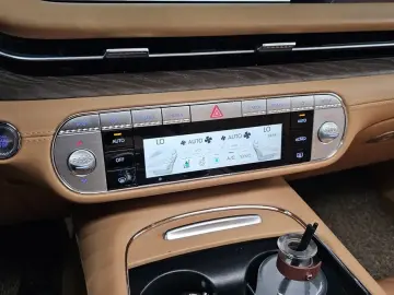 2023 Genesis G90 с пробегом 63 105 км