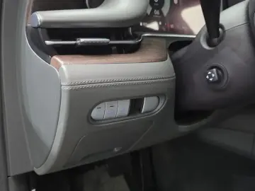 2023 Genesis G90 с пробегом 89 086 км