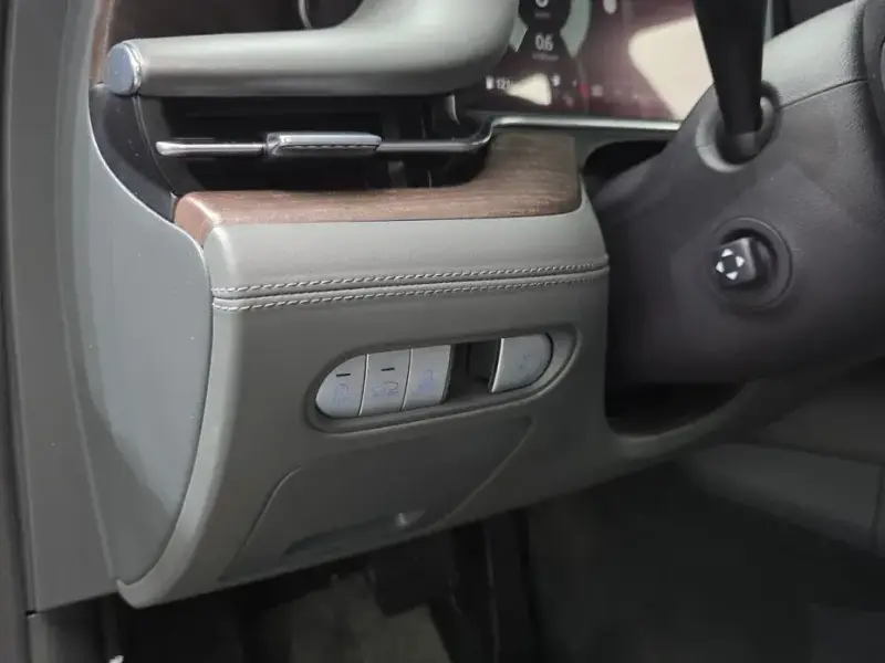 2023 Genesis G90 с пробегом 89 086 км