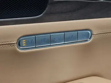 2023 Genesis G90 с пробегом 63 105 км