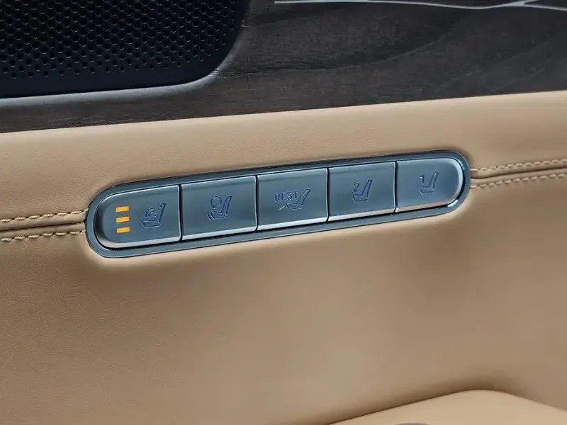 2023 Genesis G90 с пробегом 63 105 км