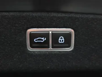 2023 Genesis G90 с пробегом 89 086 км