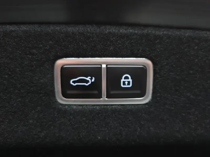 2023 Genesis G90 с пробегом 89 086 км