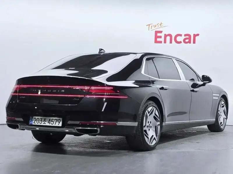 2023 Genesis G90 с пробегом 44 950 км