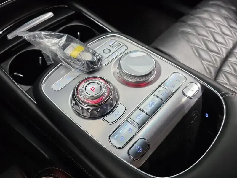 2023 Genesis G90 с пробегом 44 950 км