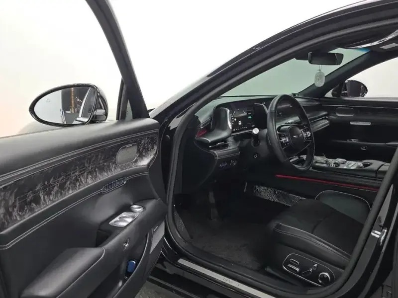 2023 Genesis G90 с пробегом 44 950 км