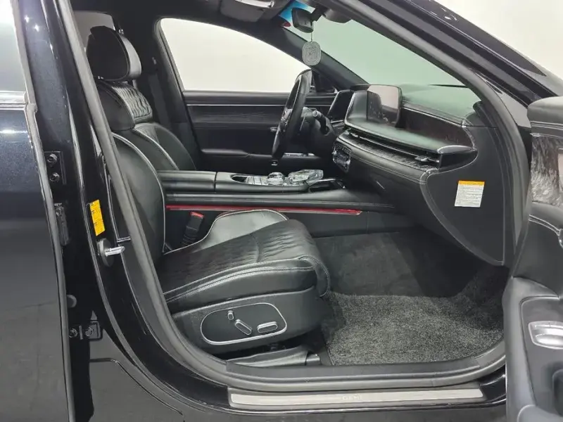 2023 Genesis G90 с пробегом 44 950 км