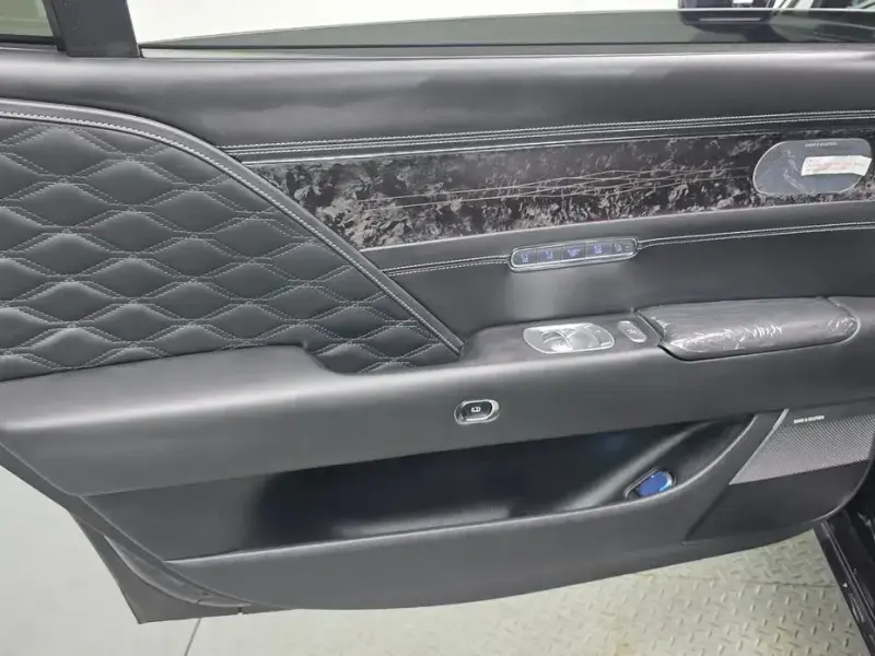 2023 Genesis G90 с пробегом 44 950 км