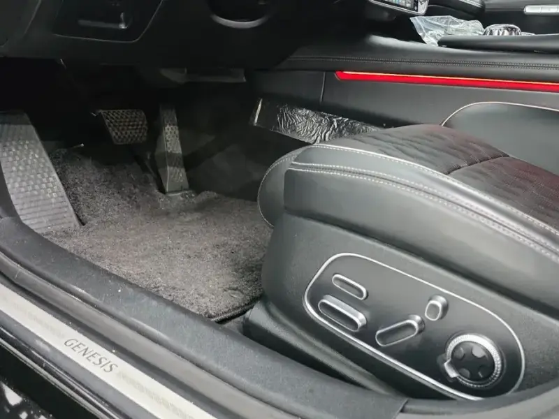 2023 Genesis G90 с пробегом 44 950 км