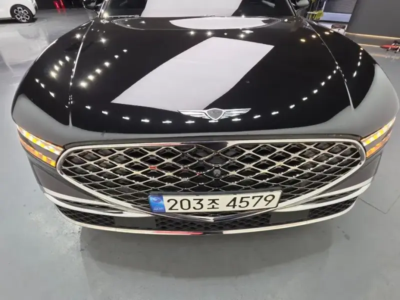 2023 Genesis G90 с пробегом 44 950 км
