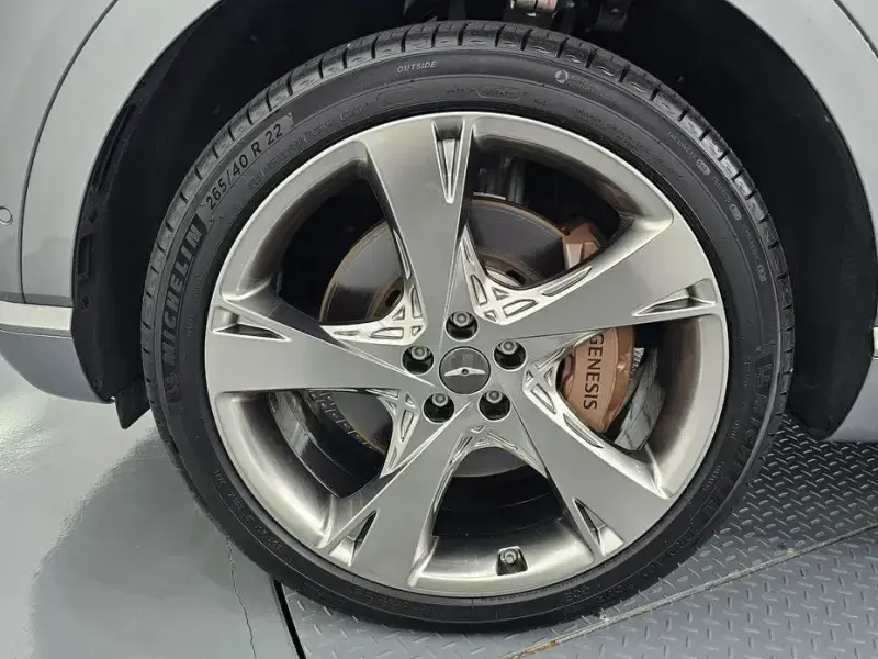2023 Genesis GV80 с пробегом 33 967 км