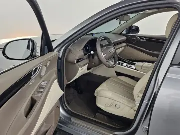 2023 Genesis GV80 с пробегом 33 967 км