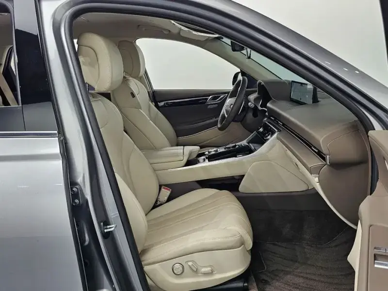 2023 Genesis GV80 с пробегом 33 967 км