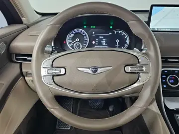 2023 Genesis GV80 с пробегом 33 967 км
