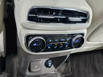 2023 Genesis GV80 с пробегом 33 967 км