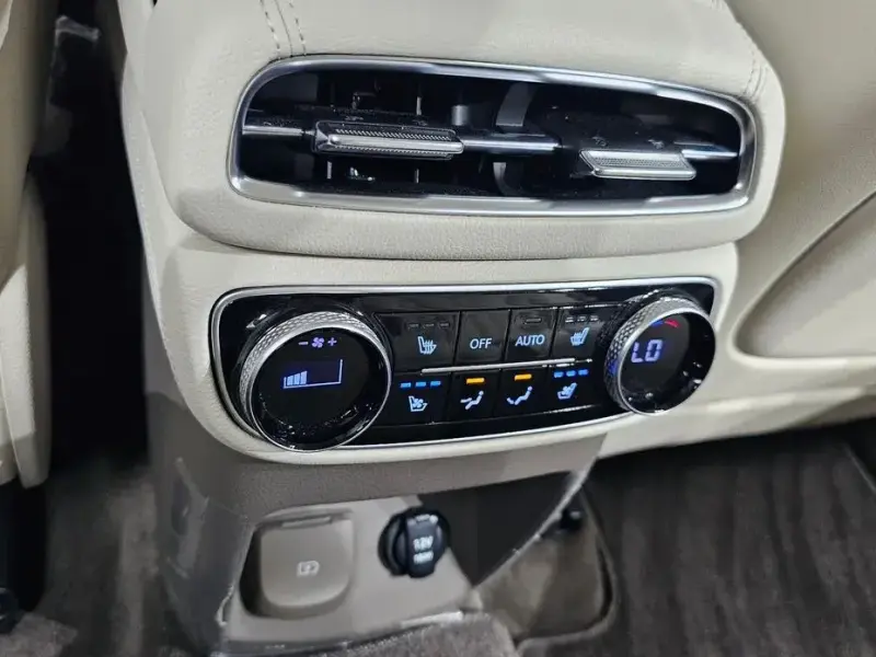 2023 Genesis GV80 с пробегом 33 967 км