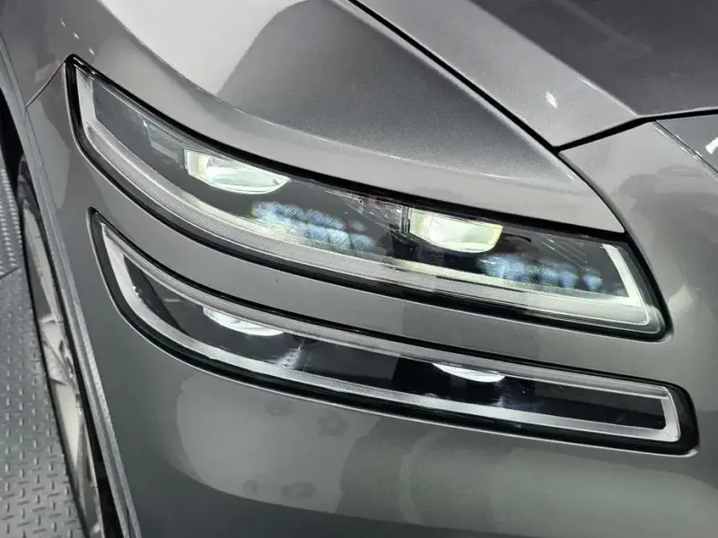 2023 Genesis GV80 с пробегом 33 967 км