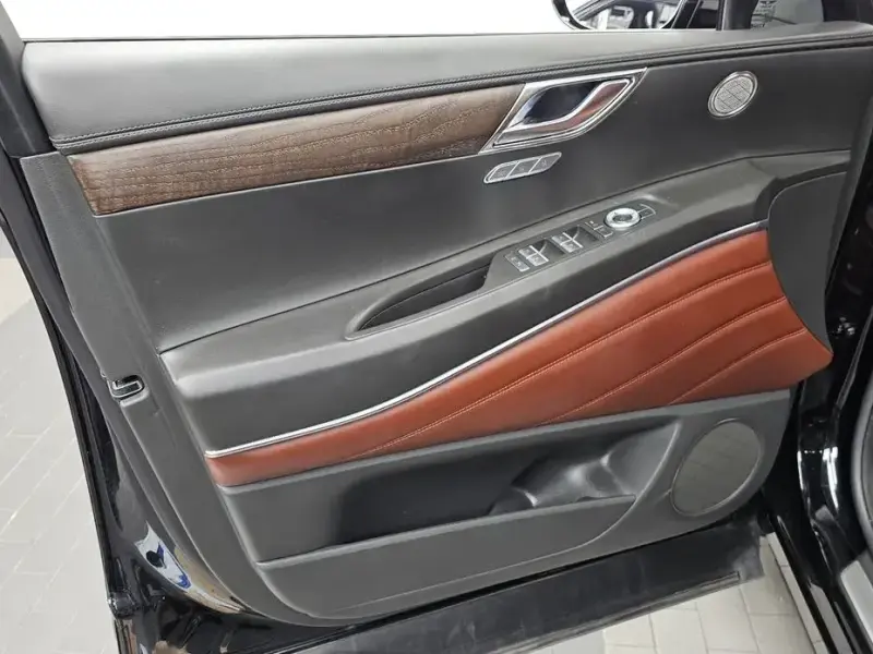 2023 Genesis GV80 с пробегом 68 599 км