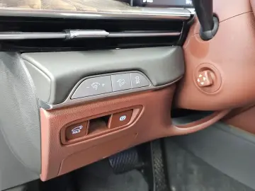 2023 Genesis GV80 с пробегом 68 599 км