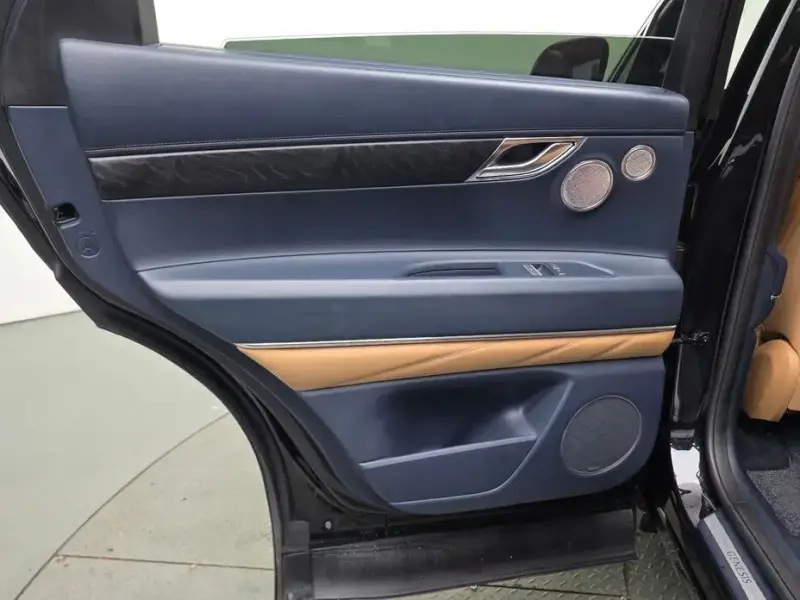 2023 Genesis GV80 с пробегом 98 532 км