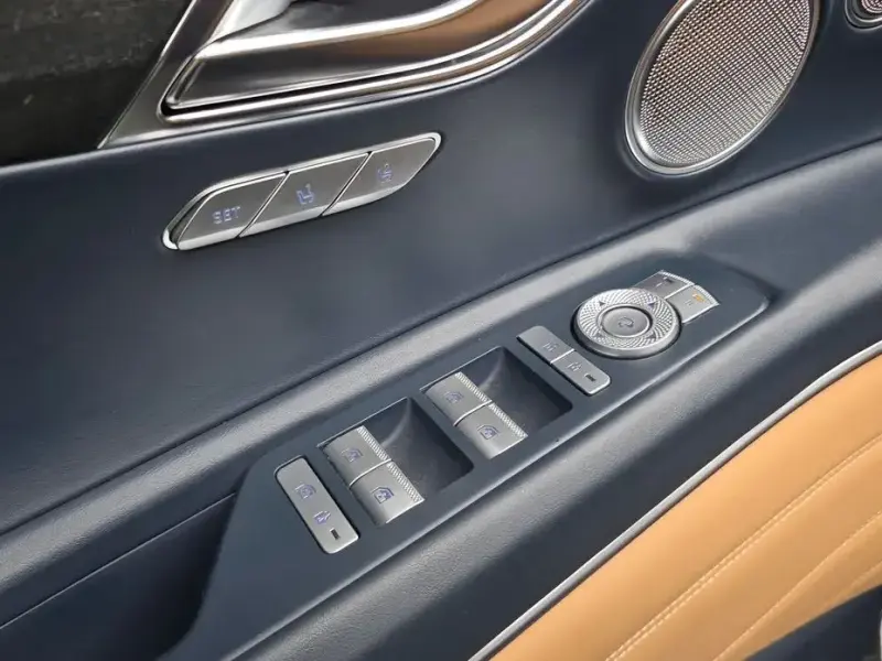 2023 Genesis GV80 с пробегом 98 532 км
