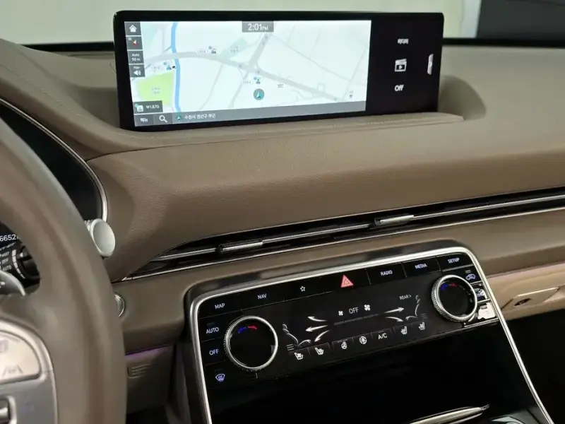 2023 Genesis GV80 с пробегом 26 652 км