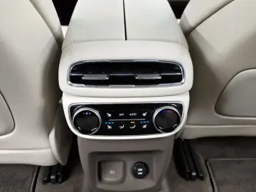 2023 Genesis GV80 с пробегом 26 652 км