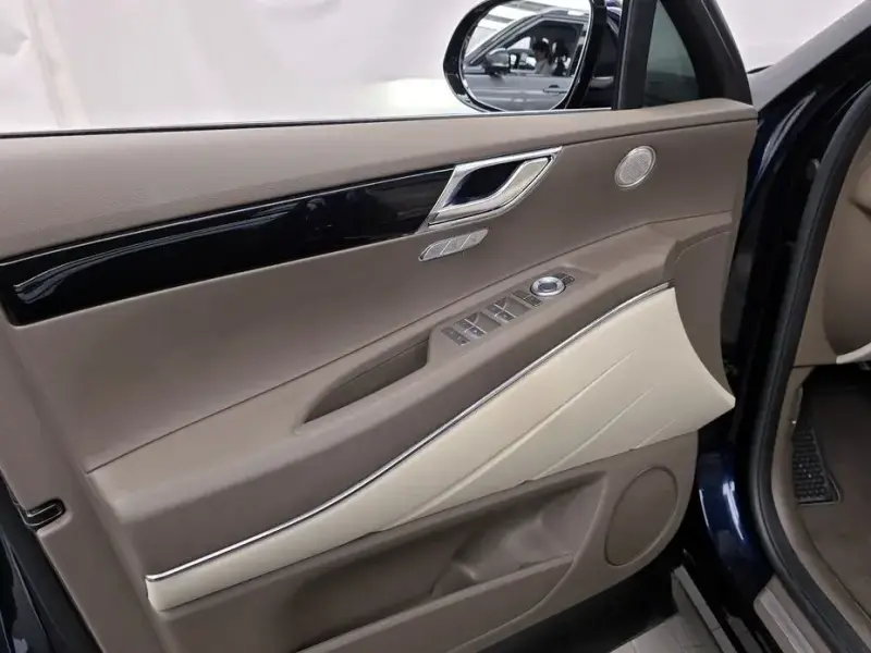 2023 Genesis GV80 с пробегом 26 652 км