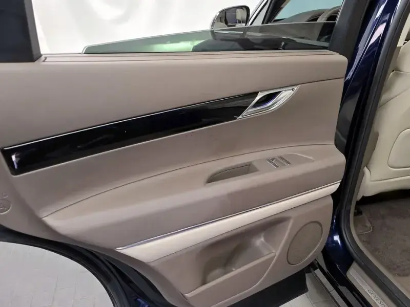 2023 Genesis GV80 с пробегом 26 652 км